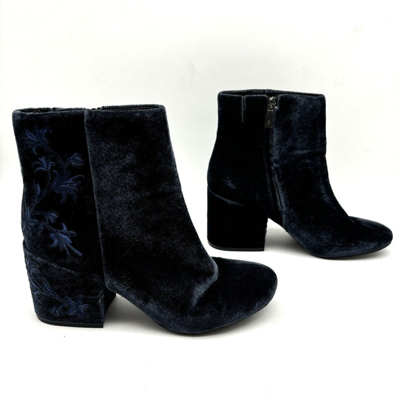 2017 Kenneth Cole 'RENNA' Blue Velvet Floral Embroidered Block Heel Boot 9.5M - Picture 6 of 16